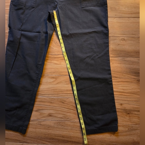 NWT Eddie Bauer Women's Centerline Curvy Utility Cargo Pants in Carbon, Sz 18 - Picture 10 of 10